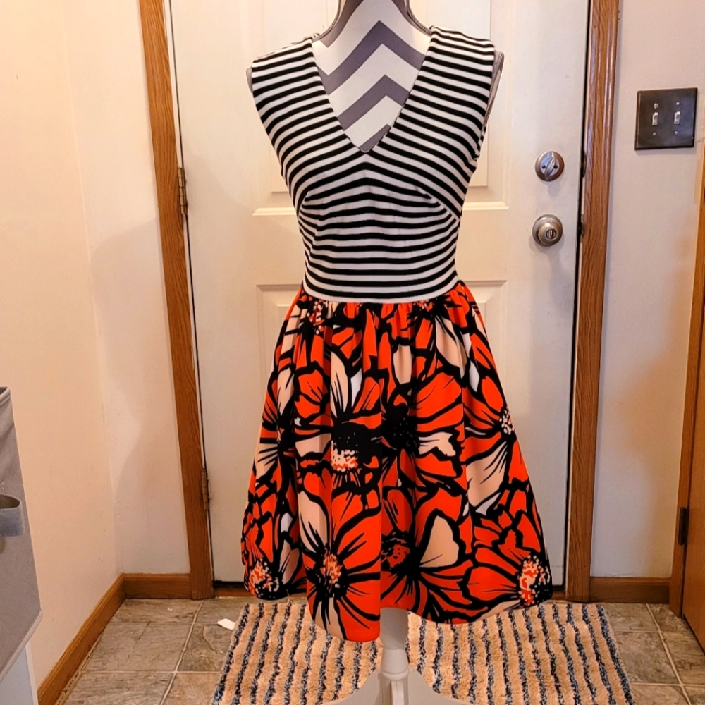 Just Taylor flower and striped dress sz 2.